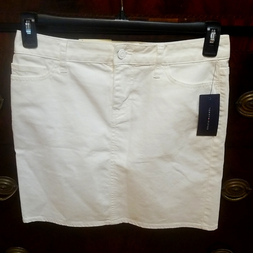 Tommy Hilfiger white size 2 mini skirt- NEW WITH TAGS